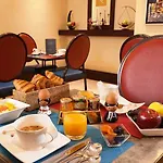 Hotel Waldorf Trocadero Tour Eiffel 4*