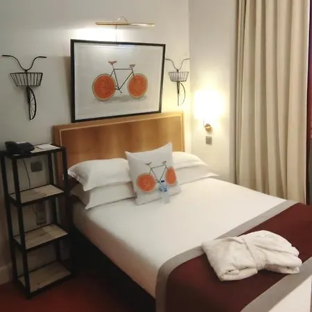 Waldorf Trocadero Tour Eiffel Hotel