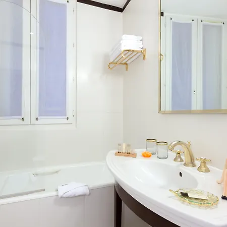 Waldorf Trocadéro Tour Eiffel Hotel 4*