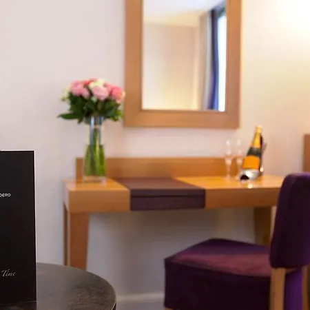 Hotel Waldorf Trocadero Tour Eiffel Paris