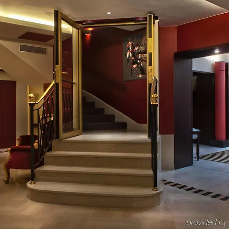 Waldorf Trocadéro Tour Eiffel 4*