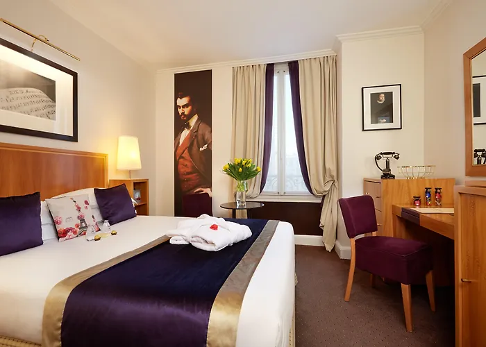 Hotel Waldorf Trocadero Tour Eiffel 4*