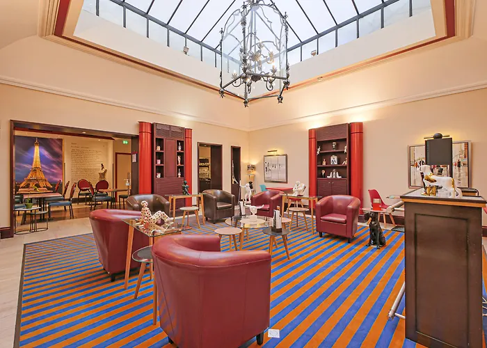Hotel Waldorf Trocadero Tour Eiffel 4*